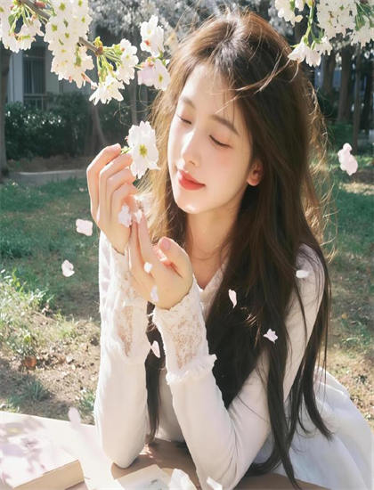 【幕后故事】神秘女郎爱丽丝的细节的精心设计与隐藏寓意 了解优秀作品的创作秘密